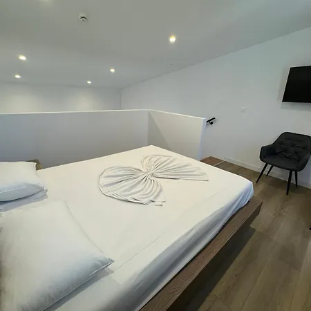 Βίλα Delfinia Luxury Κολύμπια