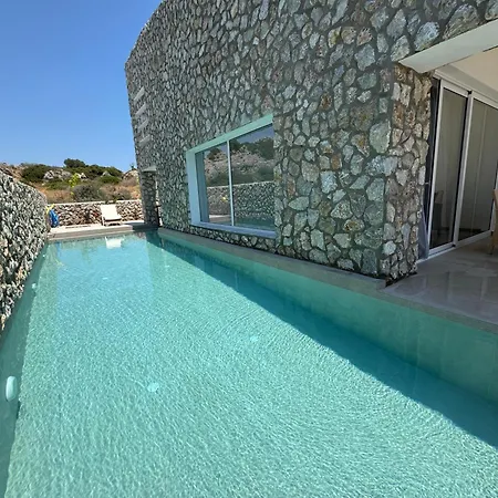 Delfinia Luxury Κολύμπια